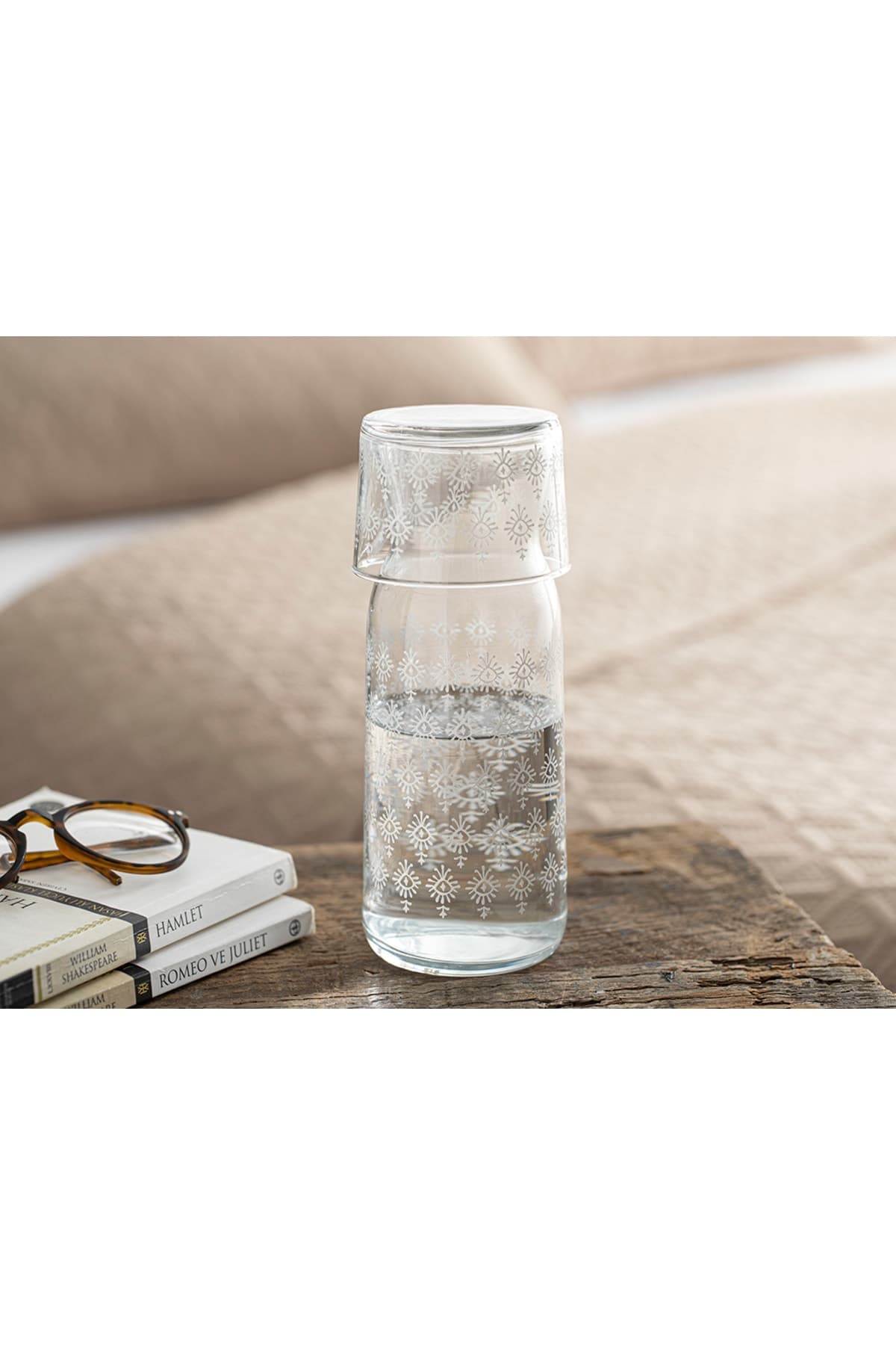 English Home Cartello Cam Başucu Sürahı 700 ml Beyaz