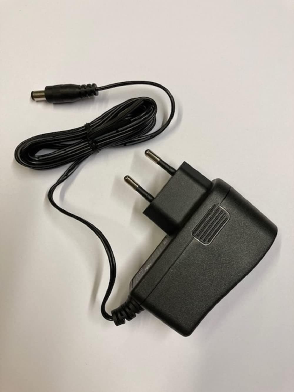 SANEC 12V 1A Adaptör Priz Tipi Şarj Adaptörü