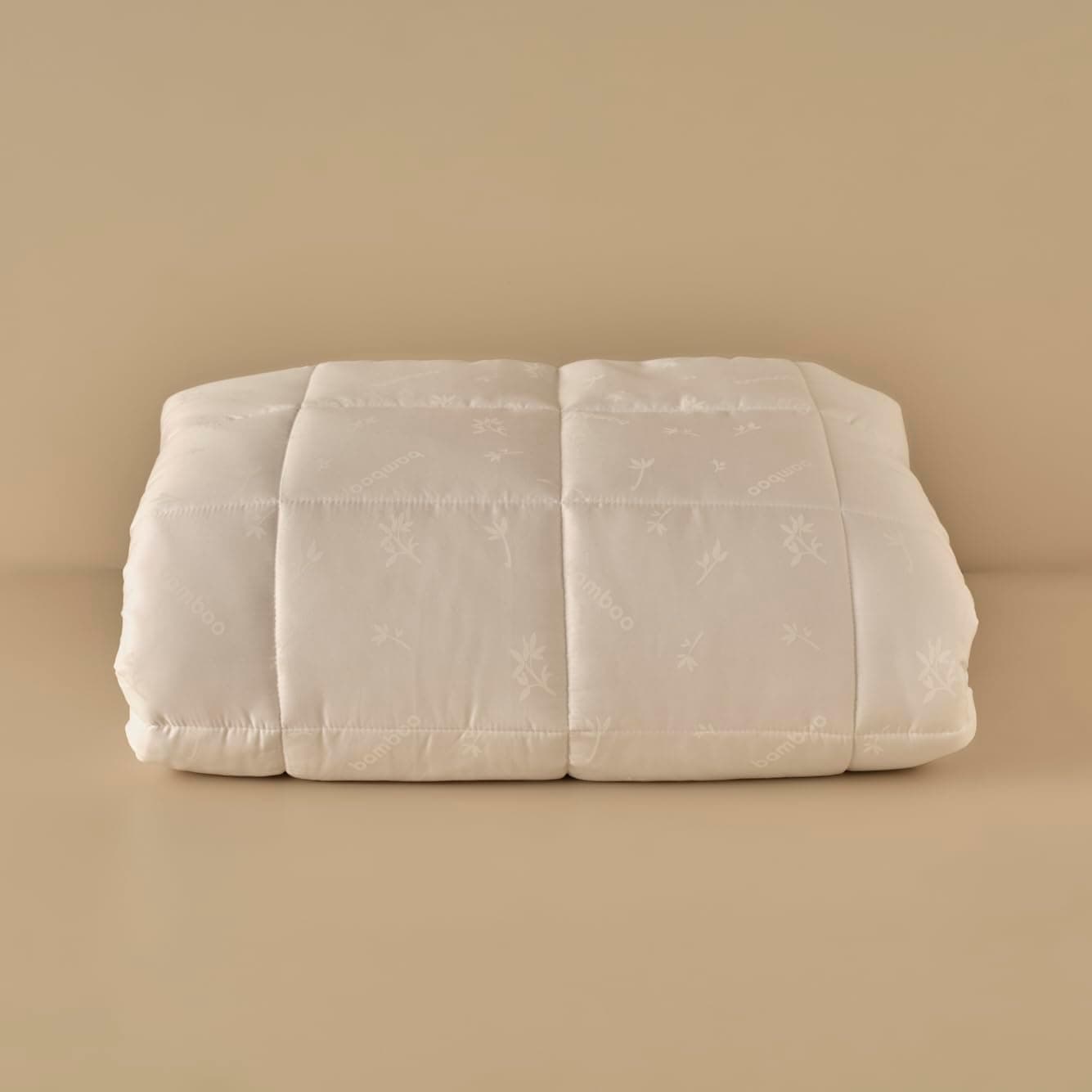 BELLA MAISON Premium Çiçek Desenli Dış Kumaş:%30 Bambu%70 Pamuk/İç Dolgu:%30 Bambu%70 Polyester Yorgan, Beyaz, Çift Kişilik (195x215 cm)