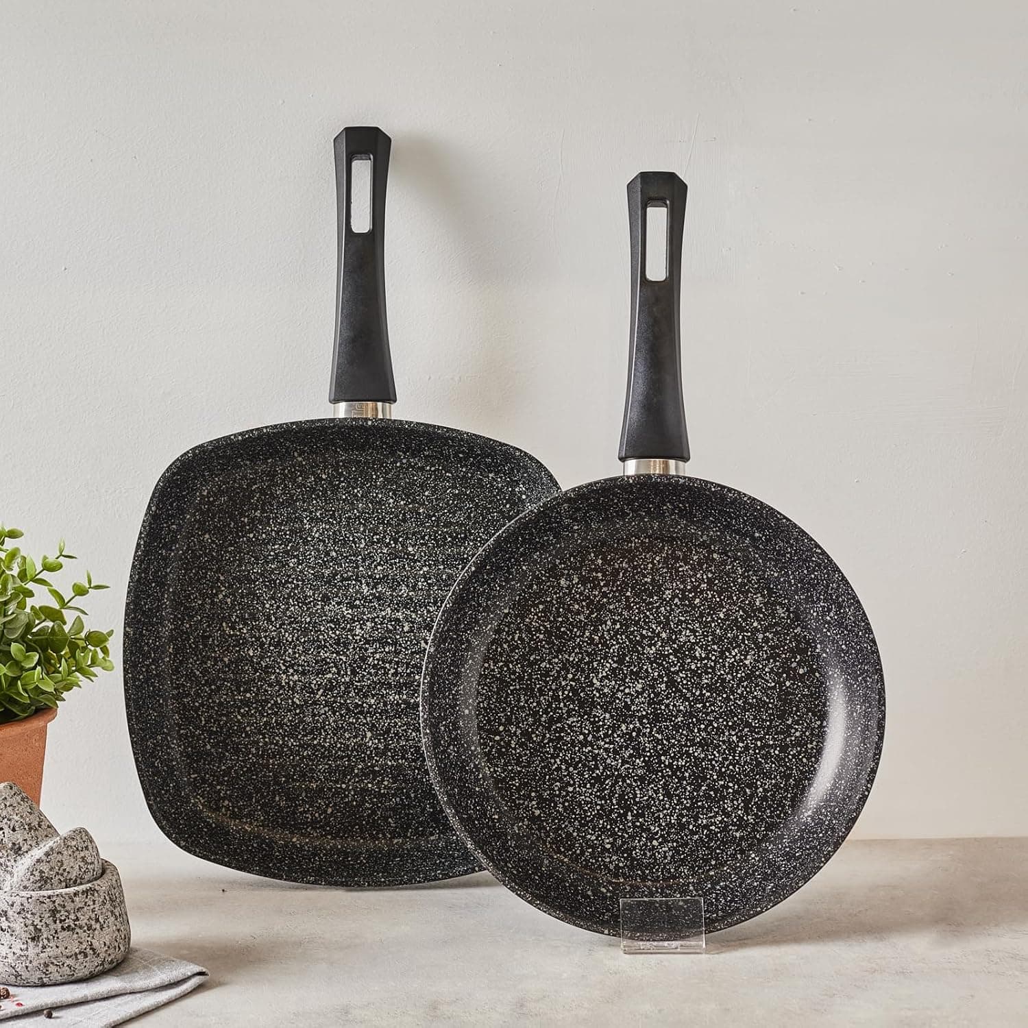 Karaca Biogranit Power Tava ve Grill İçerik 26 cm Tava 1,9 Litre 28 cm Grill 1,9 Litre