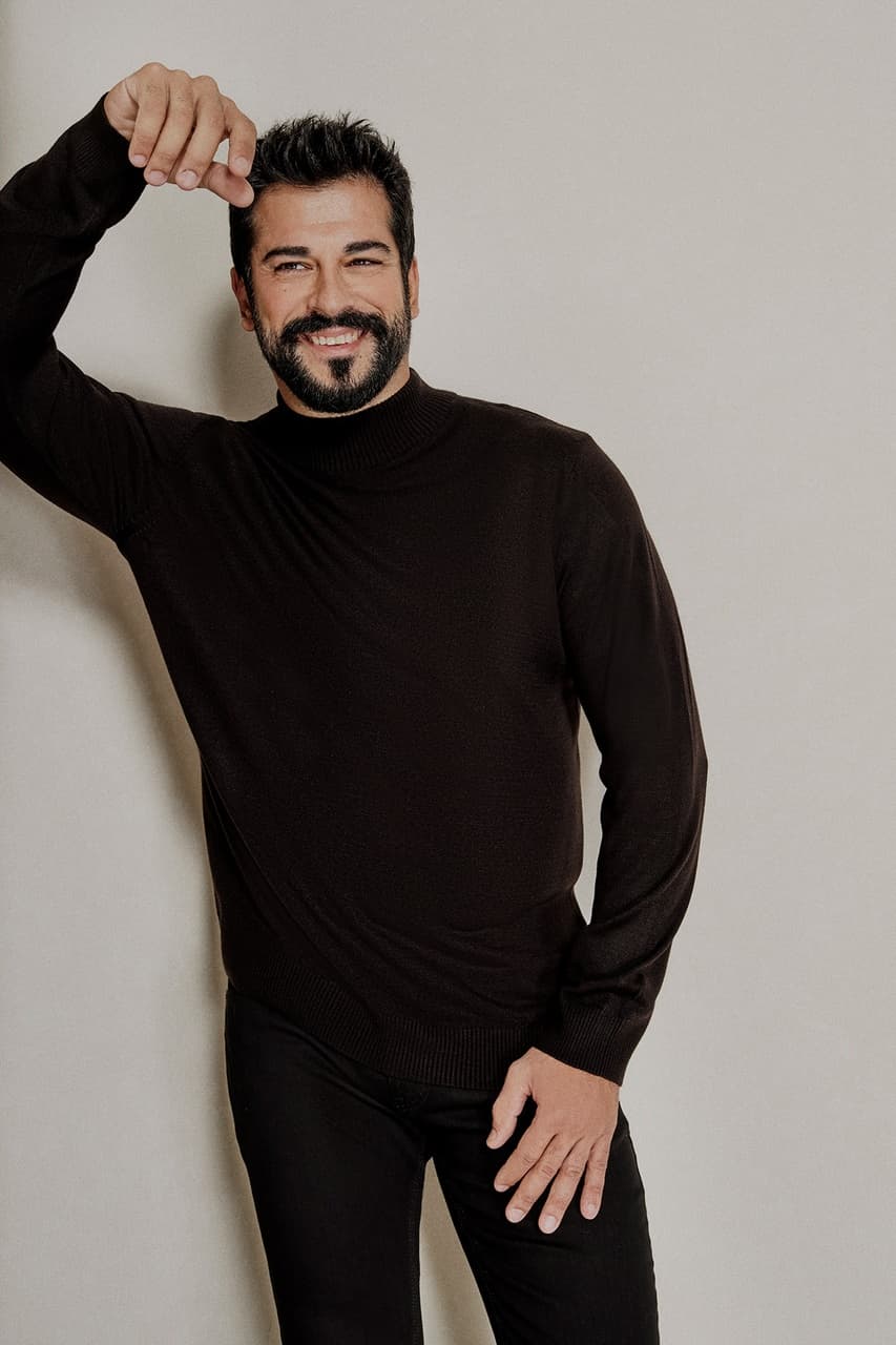 AC&Co / Altınyıldız Classics Standart Fit Normal Kesim Yarım Balıkçı Yaka Erkek Triko 4A4923100005SYH3XL Siyah