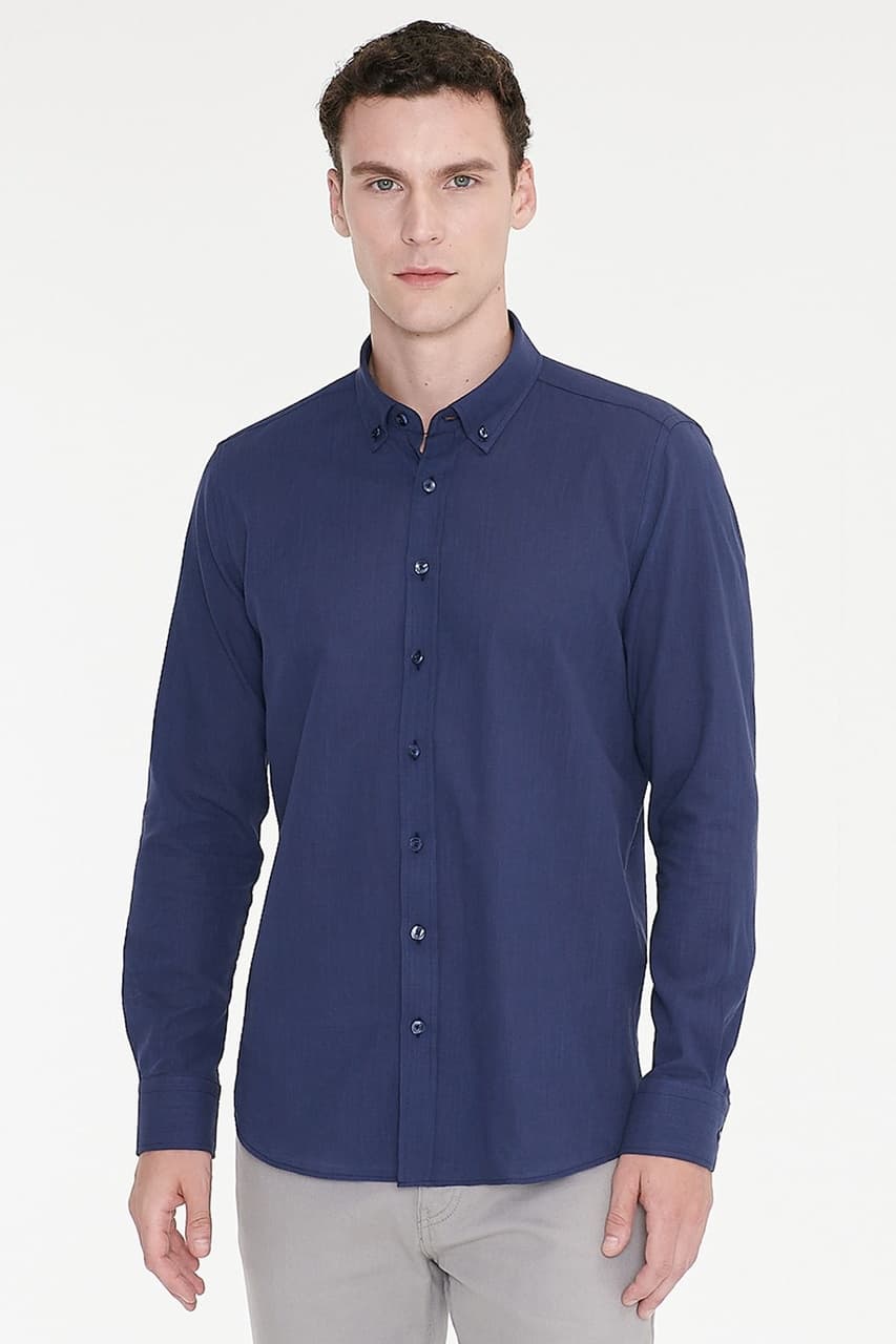 AC&Co / Altınyıldız Classics Erkek LACI Tailored Slim Fit Dar Kesim Düğmeli Yaka %100 Pamuk Gömlek Lacivert