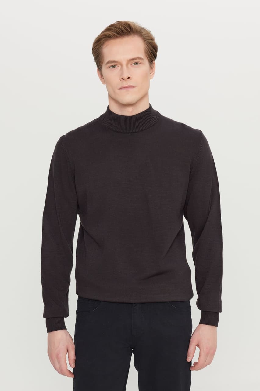 AC&Co / Altınyıldız Classics Altinyildiz Classics Erkek Kahverengi Standart Fit Normal Kesim Yarım Balıkçı Yaka Triko 4A4923100005KHVM Kahverengi
