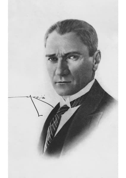 Yapı Kredi Yayınları Nutuk - Gazi Mustafa Kemal Atatürk Ciltli Kutulu Araştırma İnceleme (Ciltli / Kutulu)