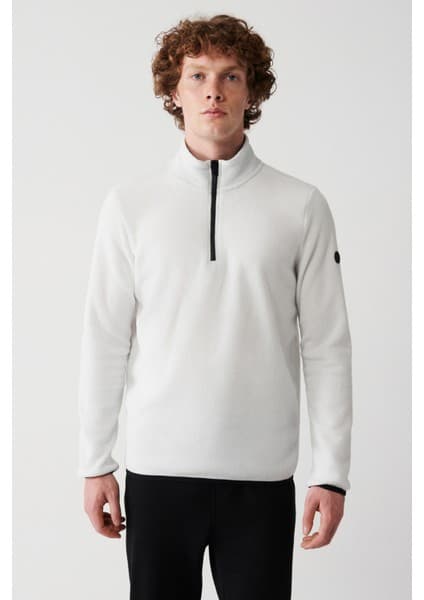 AVVA Erkek Beyaz Soğuğa Dayanıklı Yarım Fermuarlı Dik Yaka Polar Regular Fit Sweatshirt E001068