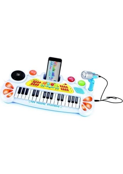 Giochi Preziosi Beyaz MP3 Piano ve Mikrofon Karaoke Özellik Led Işıklı