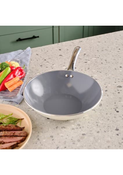 Karaca x Refika 28 cm Creamy Wok Tava Swiss Crystal Kaplama ile Üstün Yapışmaz Özellik