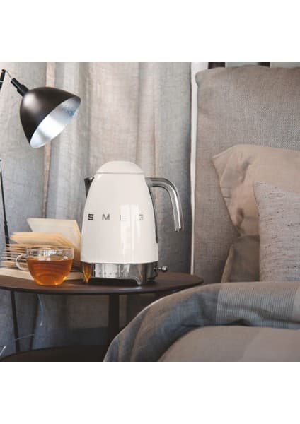 smeg KLF04WHEU Beyaz Isı Ayarlı Elektrikli Su Isıtıcısı – Şık Tasarım, Hassas Sıcaklık Kontrolü ve 1,7 L Kapasite