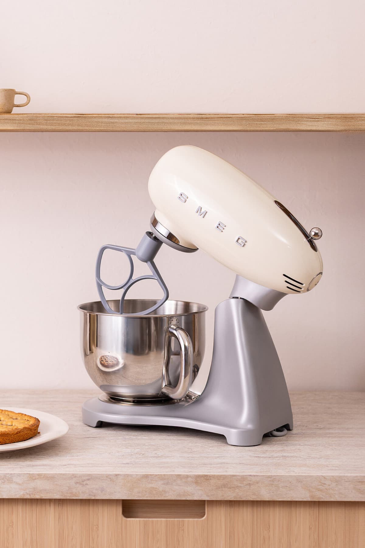 Smeg 50's Style Steady-Mix 4,8 L Krem SMF04 Stand Mikser Mutfak Şefi
