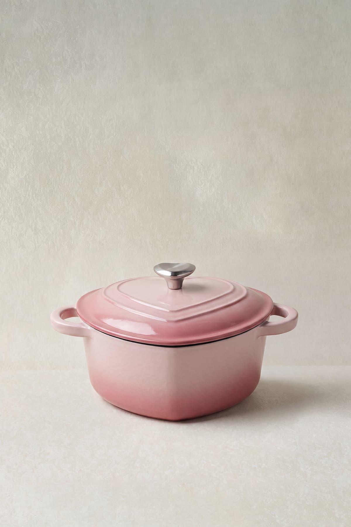 Karaca Love Demir Döküm Emayeli Tencere Pink 18 cm