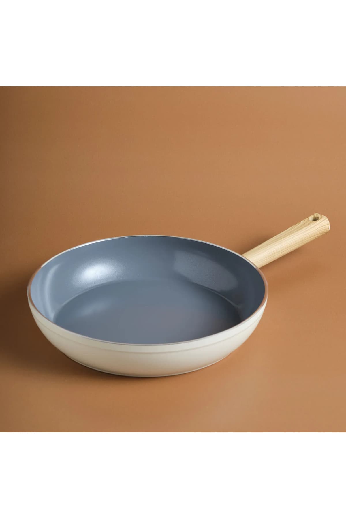 Karaca Swiss Crystal Creamy Wood 0 Yağ İle Yanmaz Yapışmaz Tava 30 Cm