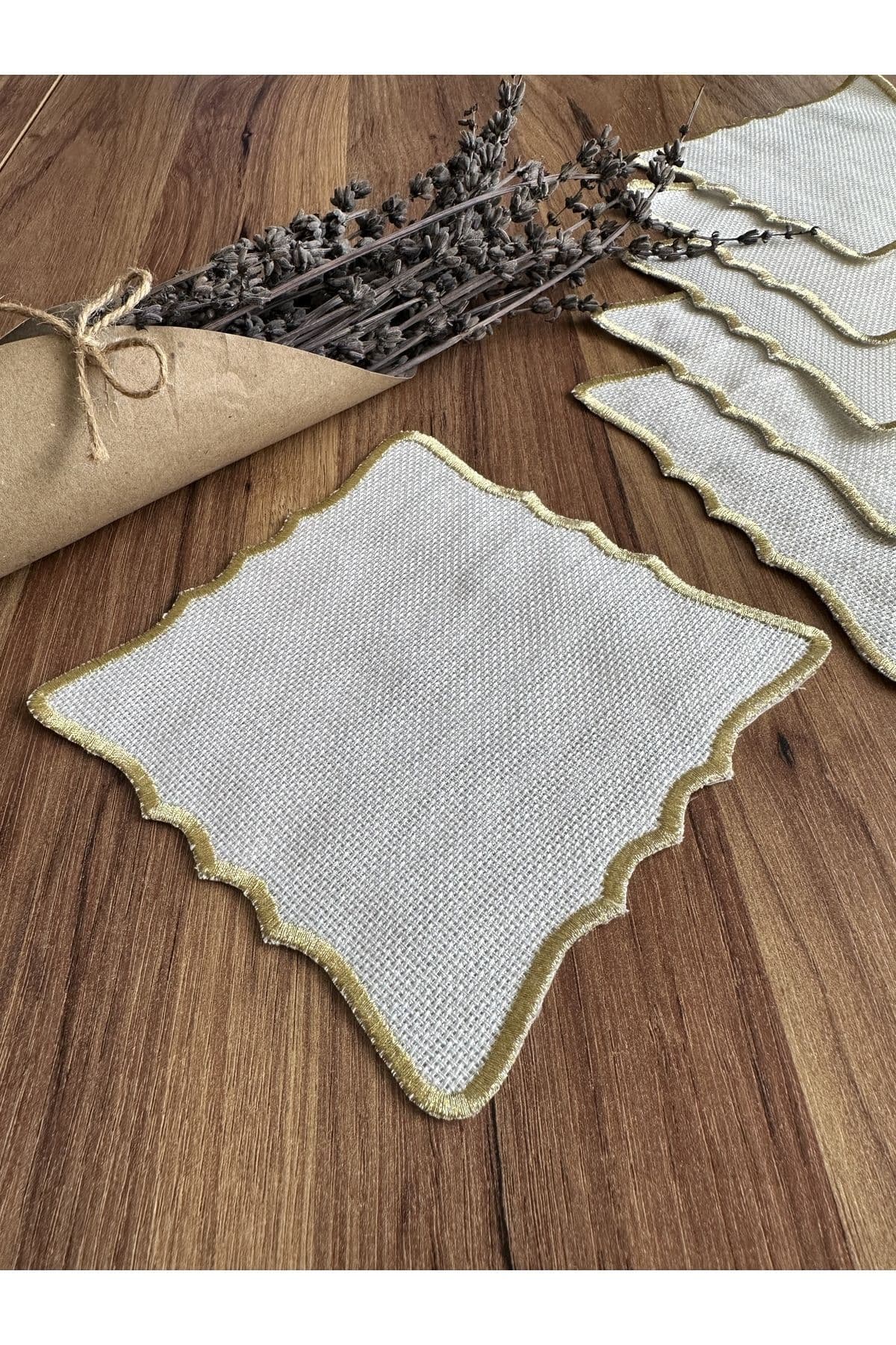 Nurhanhome 6 Adet Etamin İşlemeye Uygun Gold Nakışlı Kare Kahve Yanı Kokteyl Sunum Peçetesi