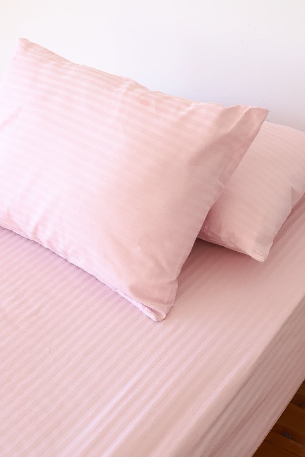 Tekstil Home Lüx Renkli Serisi 83 Tel Çizgili Pamuk Saten Lastikli Çarşaf Seti Tek Kişilik 100x200 Pembe
