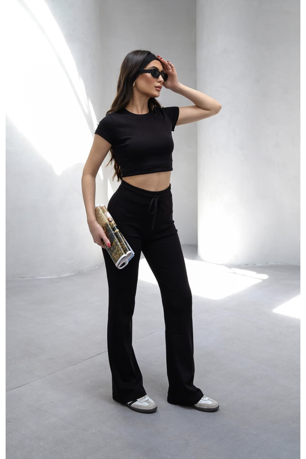 veres Mila Siyah Vücuda Oturan Esnek Örme Crop Tshirt ve İspanyol Paça Tayt Y2K Alt-Üst Takım