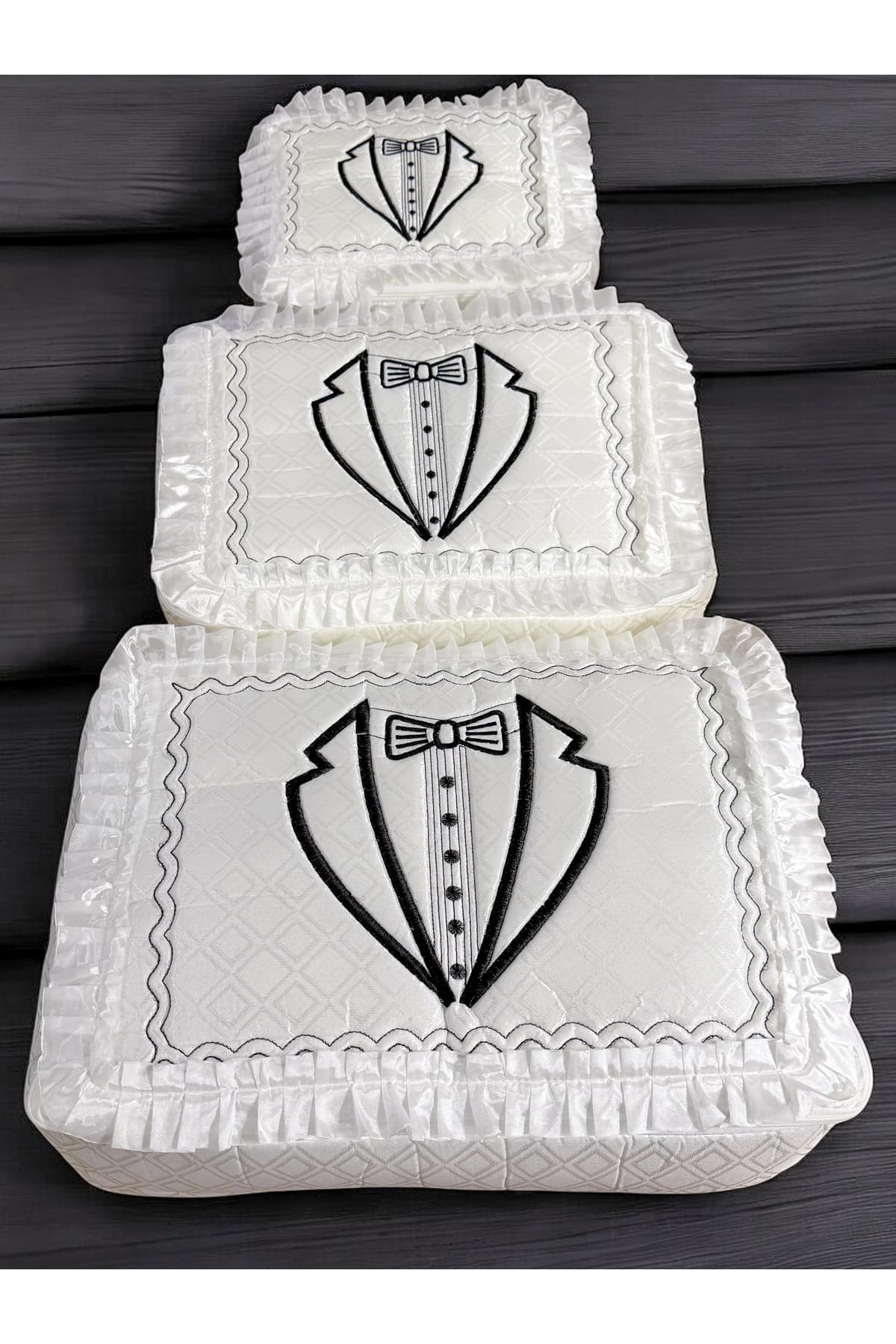 AYHANHOME 3'lü Damat Fiyonk Figürlü Çeyizlik Saten Bohça Nişan Gelin Damat Hurç Seti