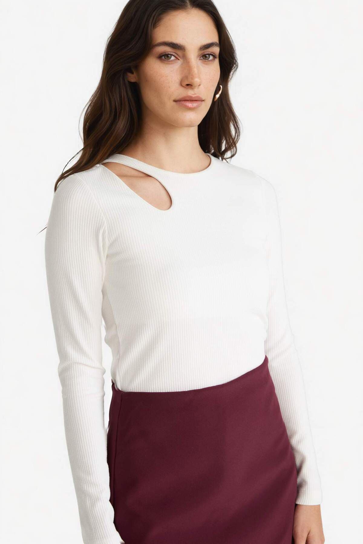 Defacto Slim Fit Dar Kesim Bisiklet Yaka Simli Kumaş Uzun Kollu Tişört D5114AX24AU