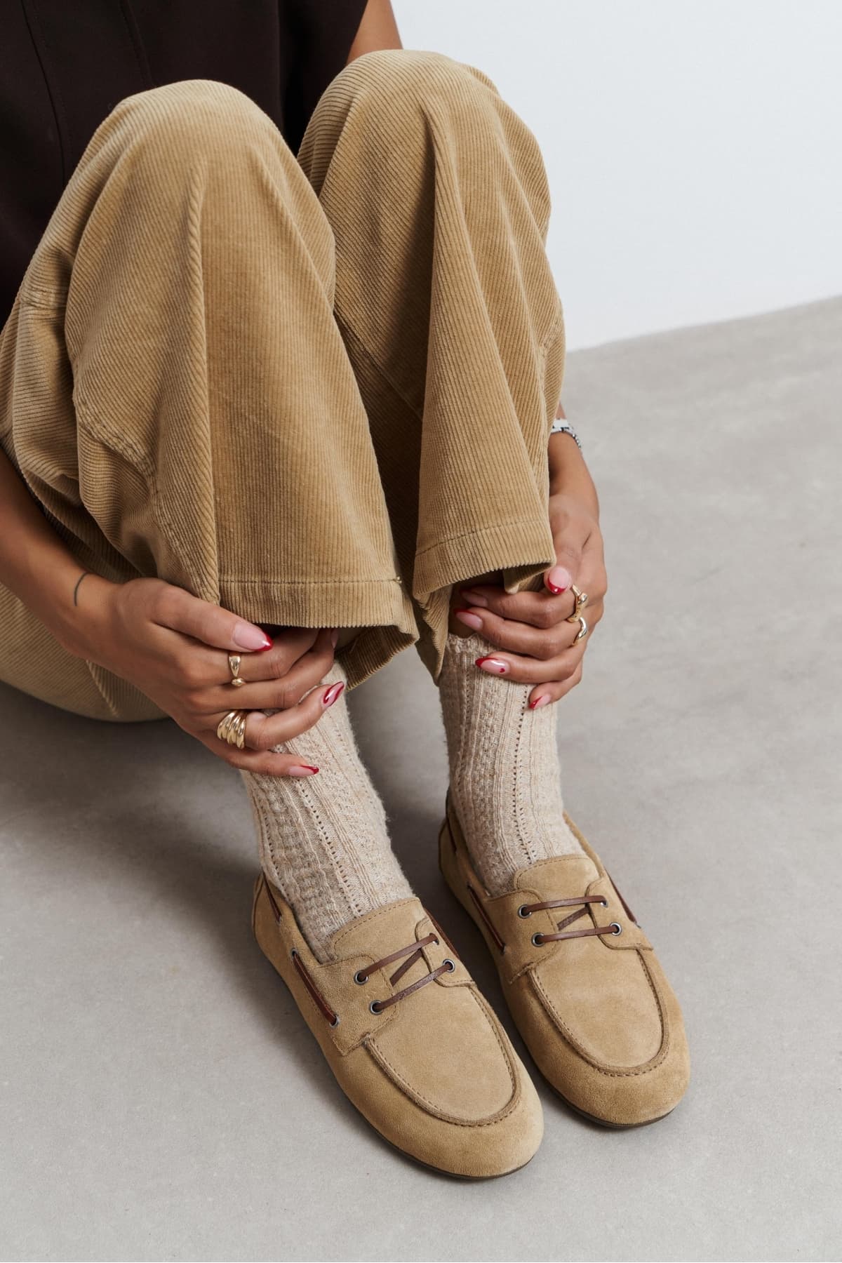 NİŞANTAŞI SHOES Aspel Bej Süet Deri İçi Kürklü Marin Bağcık Detay Düz Taban Kadın Loafer