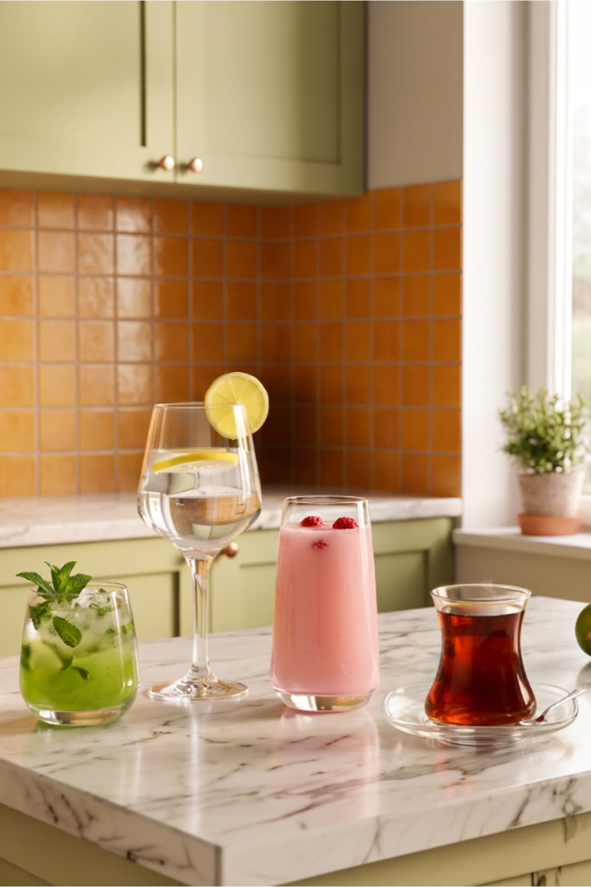 LAV Lal Cam Çeyiz Seti 30'lu (6 Çay Bardağı, 6 Çay Tabağı, 6 Kadeh, 6 Meşrubat, 6 Viski Bardağı)